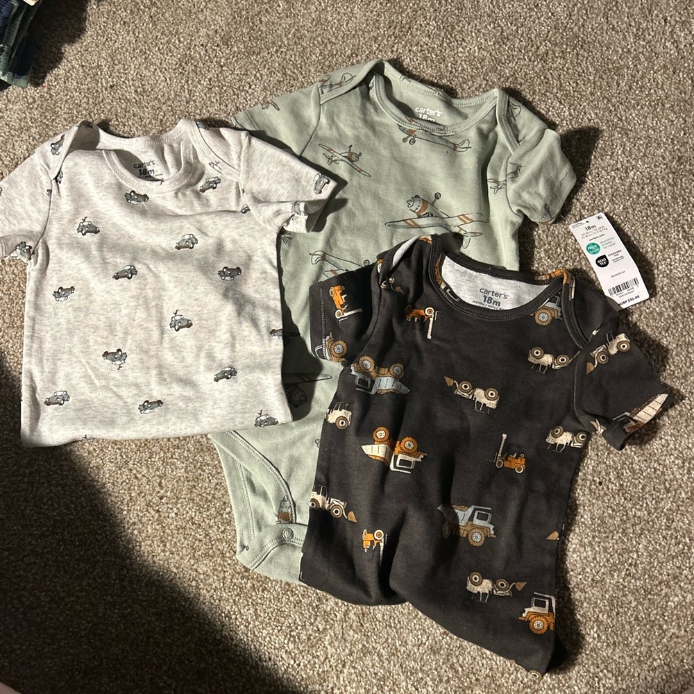 NWT 3 pk. carter’s baby onesies